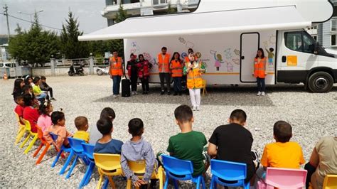 Melike Şahin’den depremzede çocukların eğitimine destek